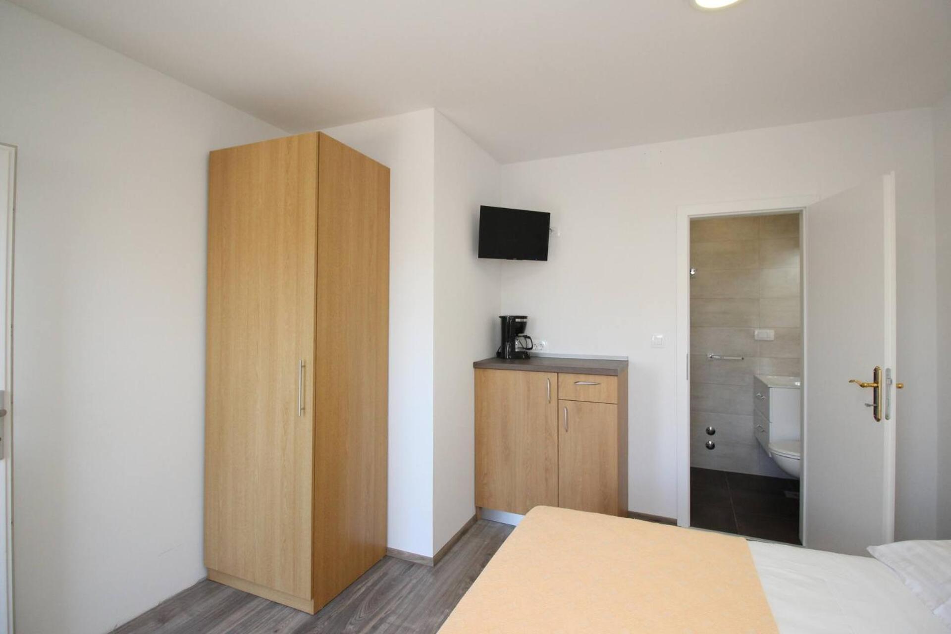 Apartments & Rooms Dekanic Башка Екстер'єр фото