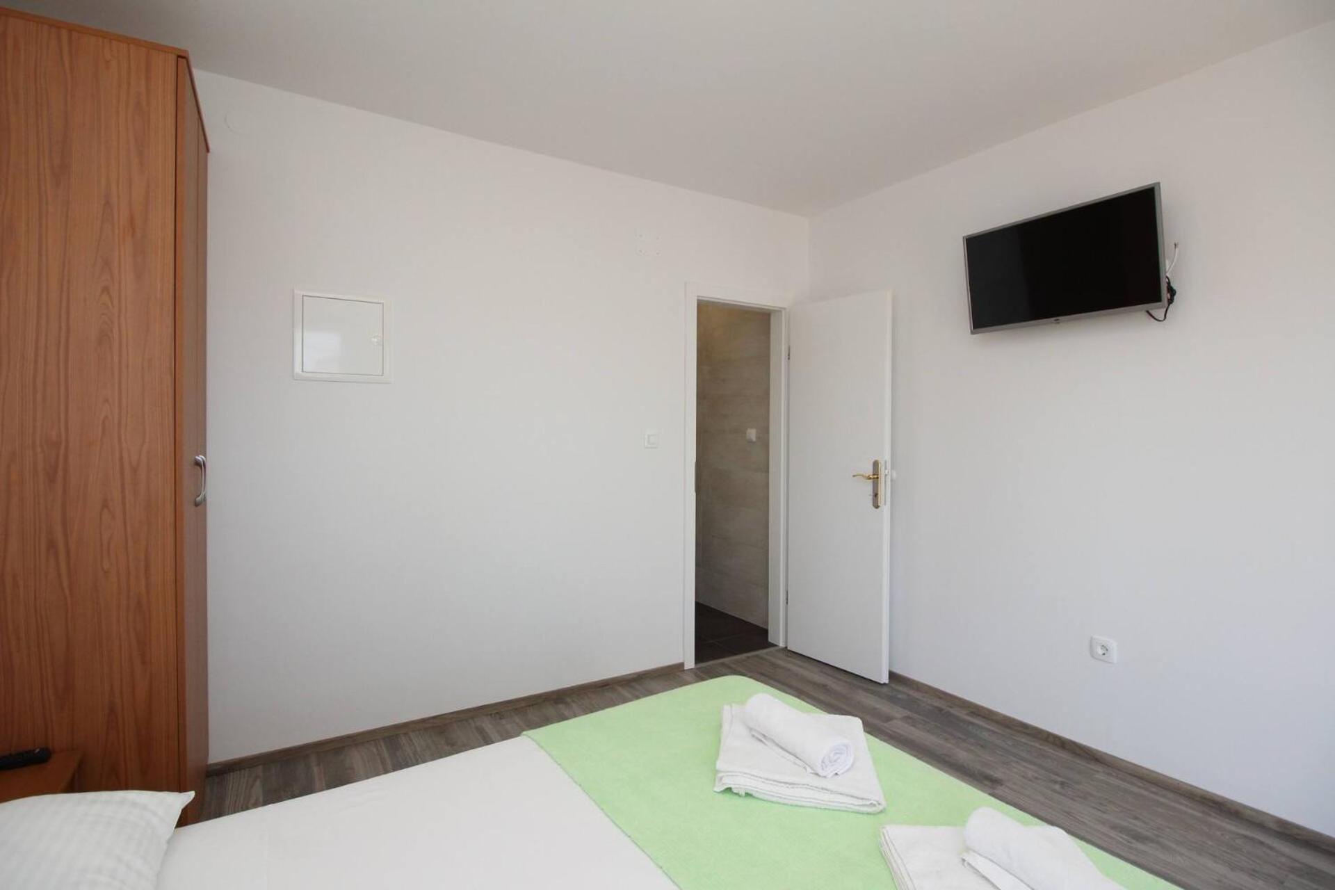 Apartments & Rooms Dekanic Башка Екстер'єр фото